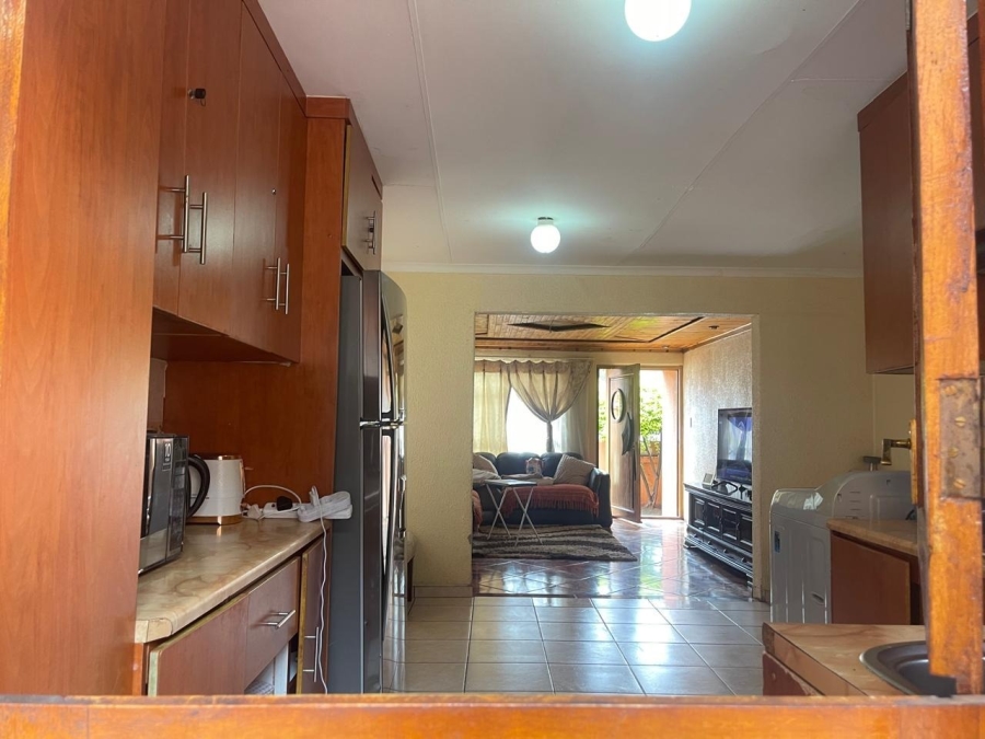 2 Bedroom Property for Sale in Tlhabane West North West